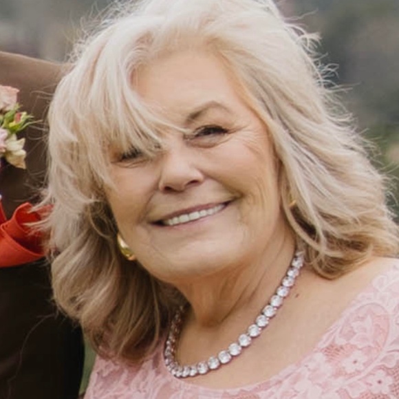 Meet your Posher, Cindy! - Picture 1 of 1